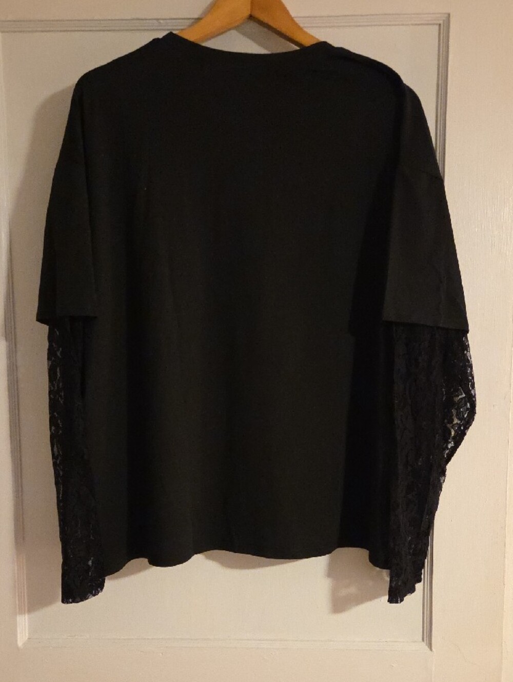 Black Lace-Sleeve Women's Top